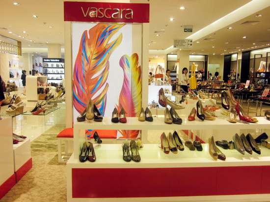 Mở cửa hàng kinh doanh giày dép